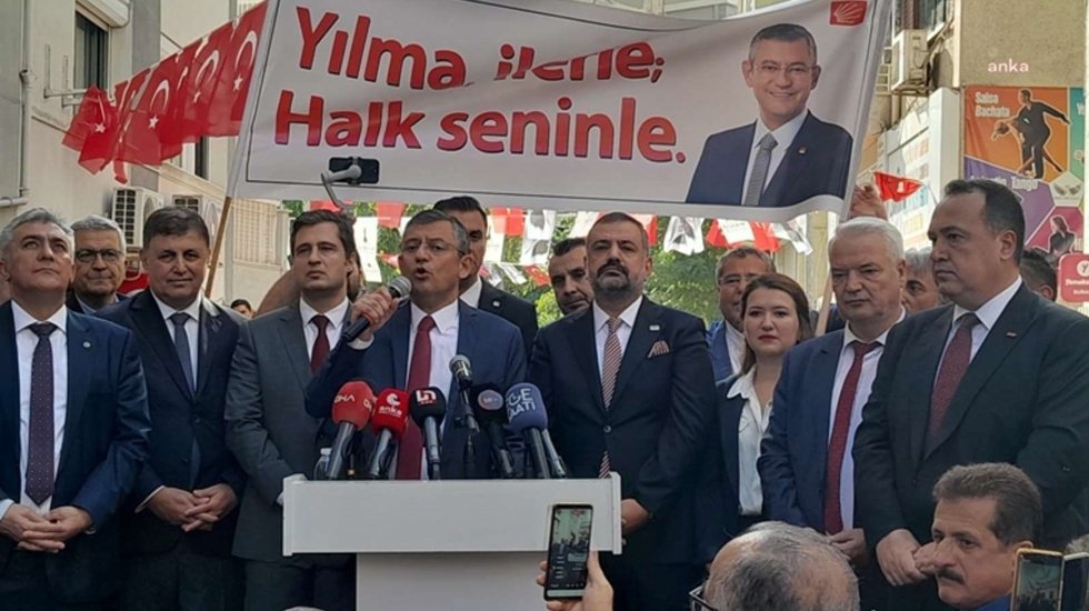 &Ouml;zg&uuml;r &Ouml;zel: &ldquo;Bu partinin &ouml;n&uuml;n&uuml; a&ccedil;ın. Sizden bunu bekliyoruz&rdquo;