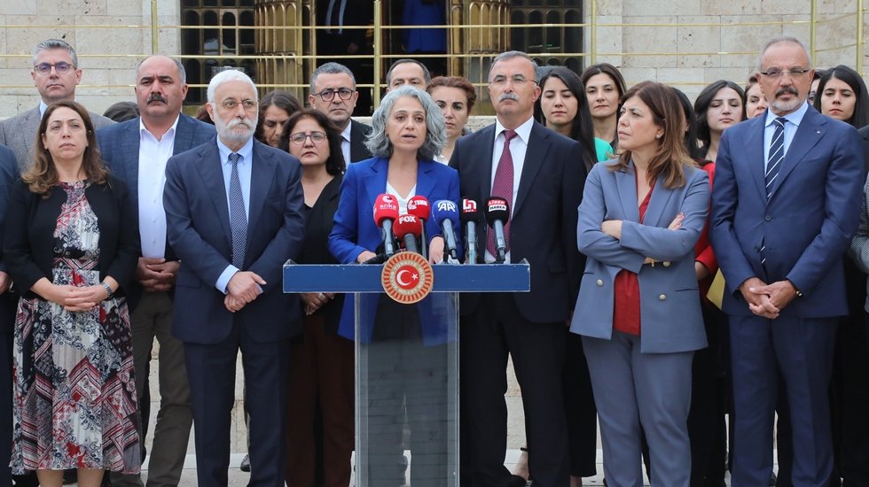 YSP Eş S&ouml;zc&uuml;leri: Meclis K&uuml;rt sorununun &ccedil;&ouml;z&uuml;m&uuml;nde tarihsel bir sorumlulukla karşı karşıyadır