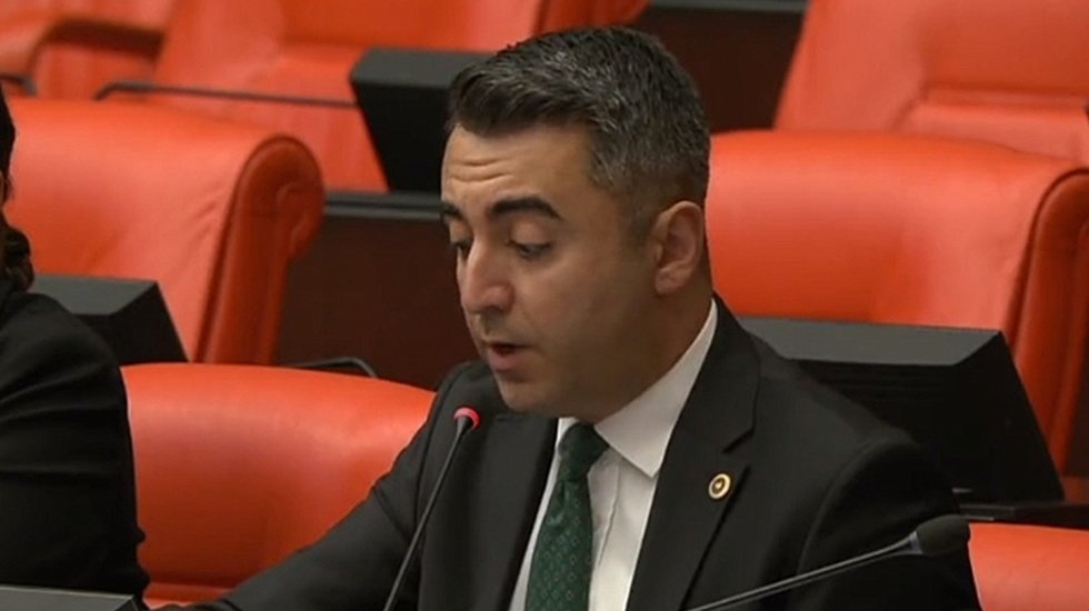 Avşar:&nbsp;&ldquo;Halkı tehdit ederek yapmak zorunda olduğu hizmetler &uuml;zerinden şantaj yapmaz&rdquo;