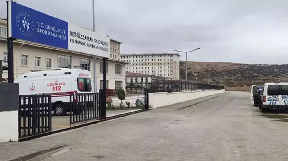 CHP, 12 Kasım da Kız &Ouml;ğrenci Yurdunda zehirlenen 117 &ouml;ğrencinin hastaneye kaldırılmasını Meclise taşıdı...