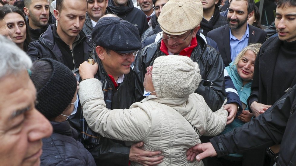 CHP lideri &Ouml;zg&uuml;r &Ouml;zel, Meral Akşener'le ne zaman g&ouml;r&uuml;şeceği sorusunu yanıtladı