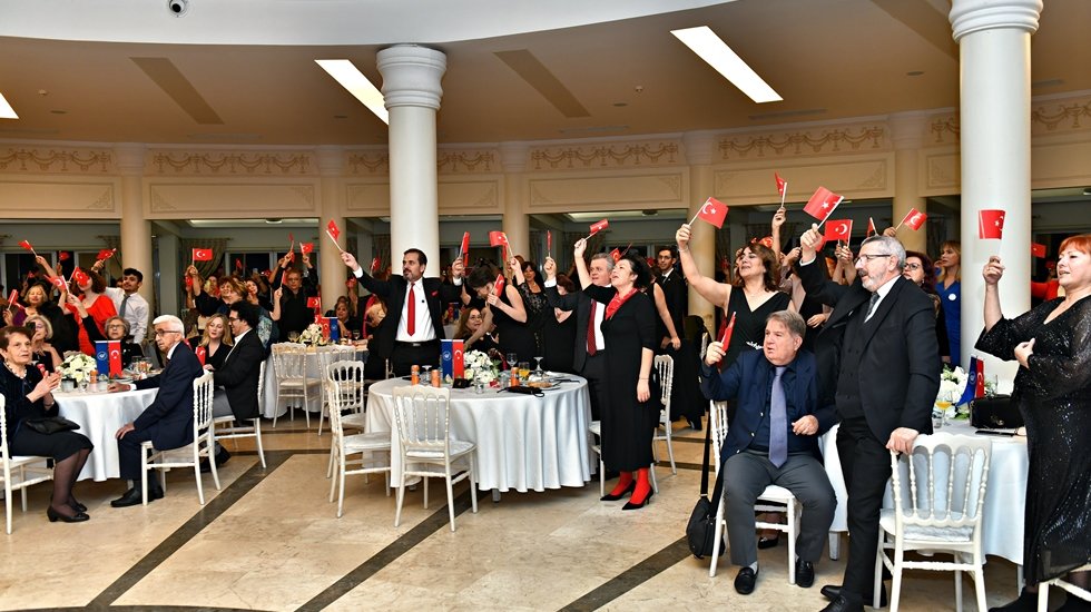 &Ccedil;YDD , Cumhuriyetimizin 100. yılını g&ouml;rkemli bir Cumhuriyet Balosu ile kutladı.