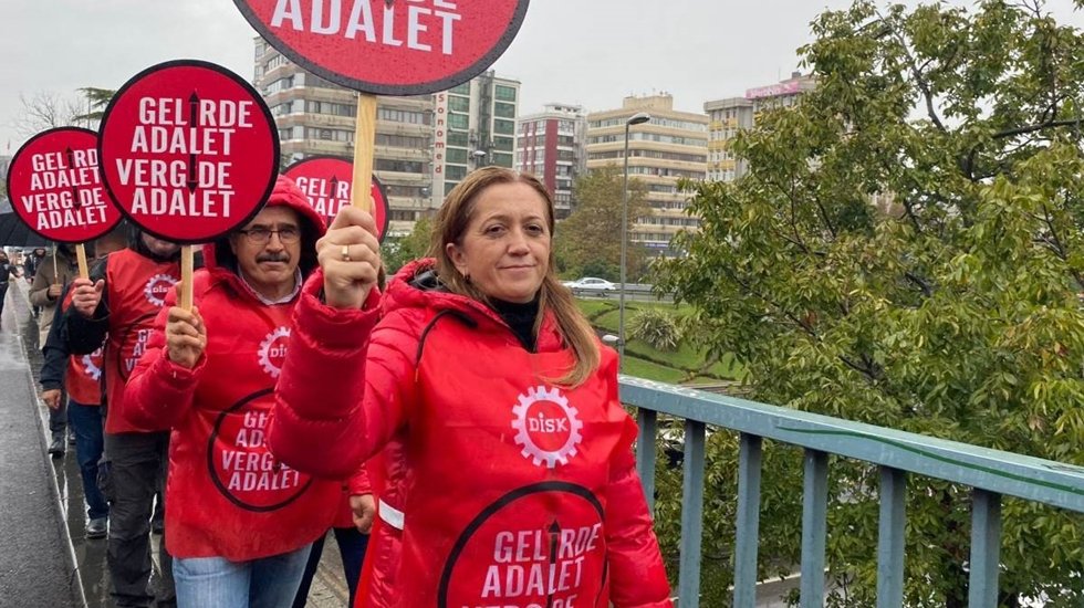 DİSK İstanbul'dan Ankara'ya y&uuml;r&uuml;y&uuml;ş&uuml; başlattı