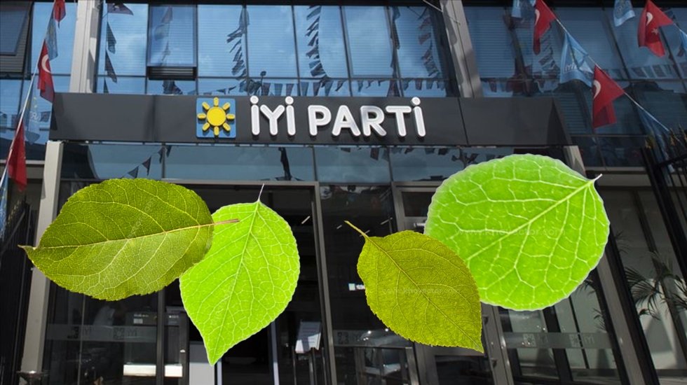 İYİ Parti'de yaprak d&ouml;k&uuml;m&uuml; s&uuml;r&uuml;yor&hellip;