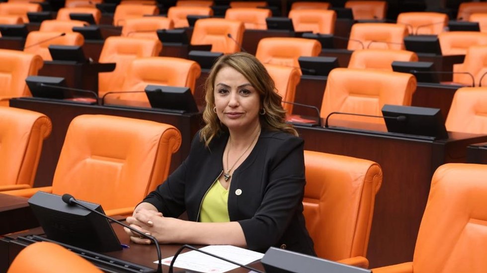 Kara: &Uuml;cretliler vergi y&uuml;k&uuml; altında eziliyor
