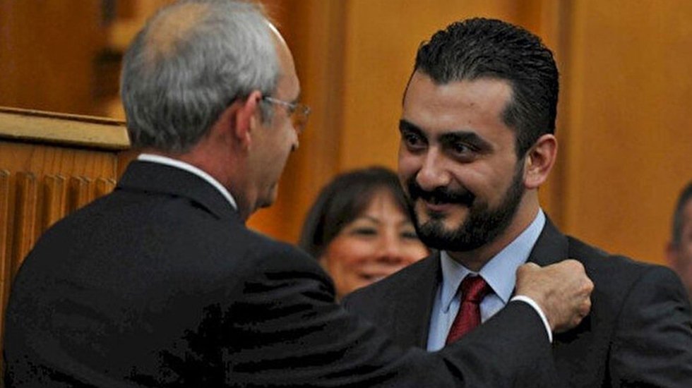 Kılı&ccedil;daroğlu&rsquo;nun &lsquo;han&ccedil;er&rsquo;li konuşmasına Eren Erdem&rsquo;den destek a&ccedil;ıklaması...