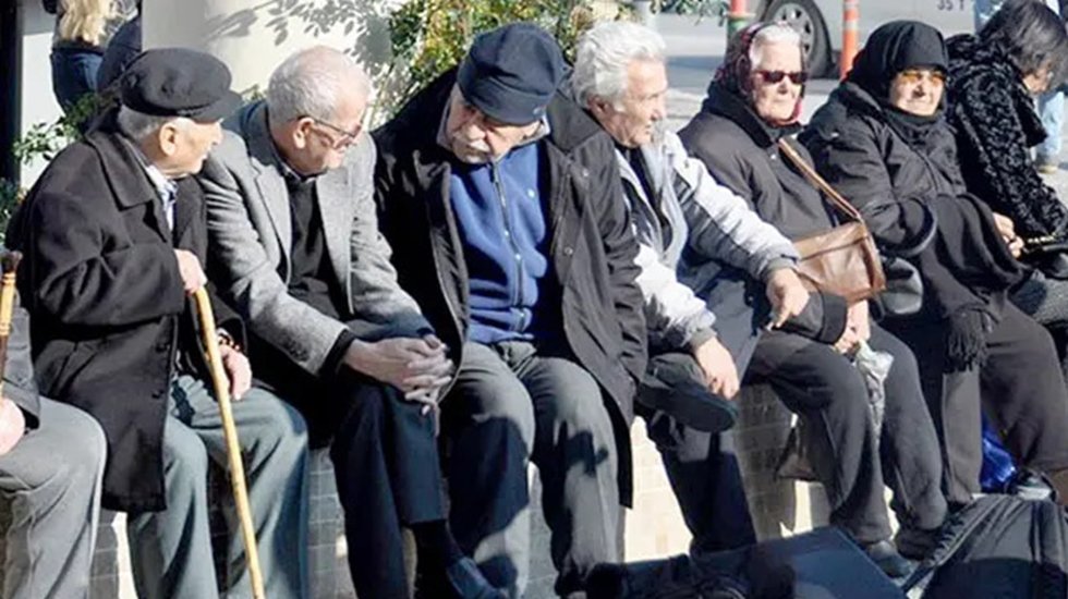 Emekli i&ccedil;in d&uuml;ğ&uuml;m o tarihte &ccedil;&ouml;z&uuml;lecek!