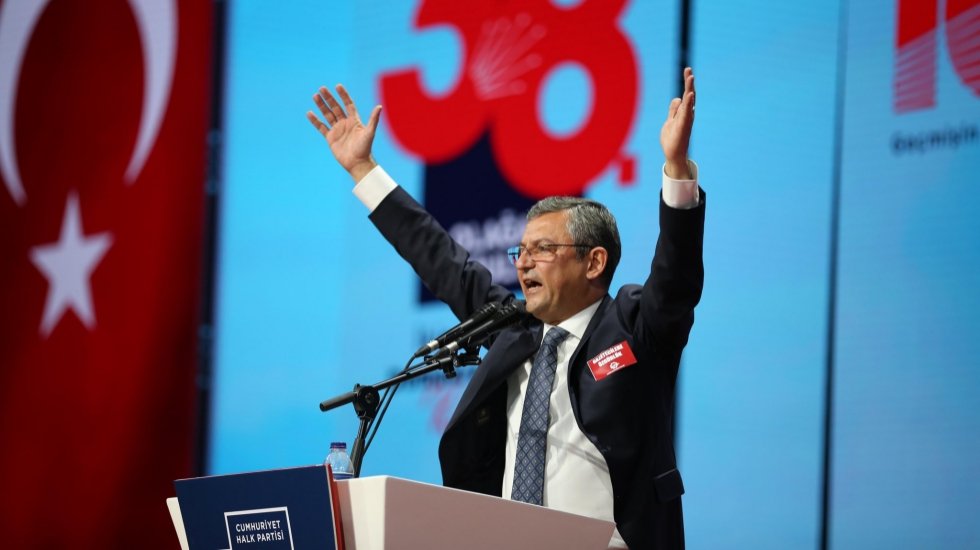 &Ouml;zg&uuml;r &Ouml;zel CHP'nin yeni genel başkanı se&ccedil;ildi