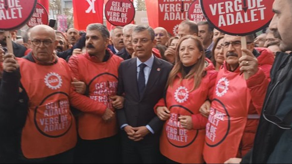 &Ouml;zg&uuml;r &Ouml;zel'den DİSK&rsquo;in y&uuml;r&uuml;y&uuml;ş&uuml;ne destek!