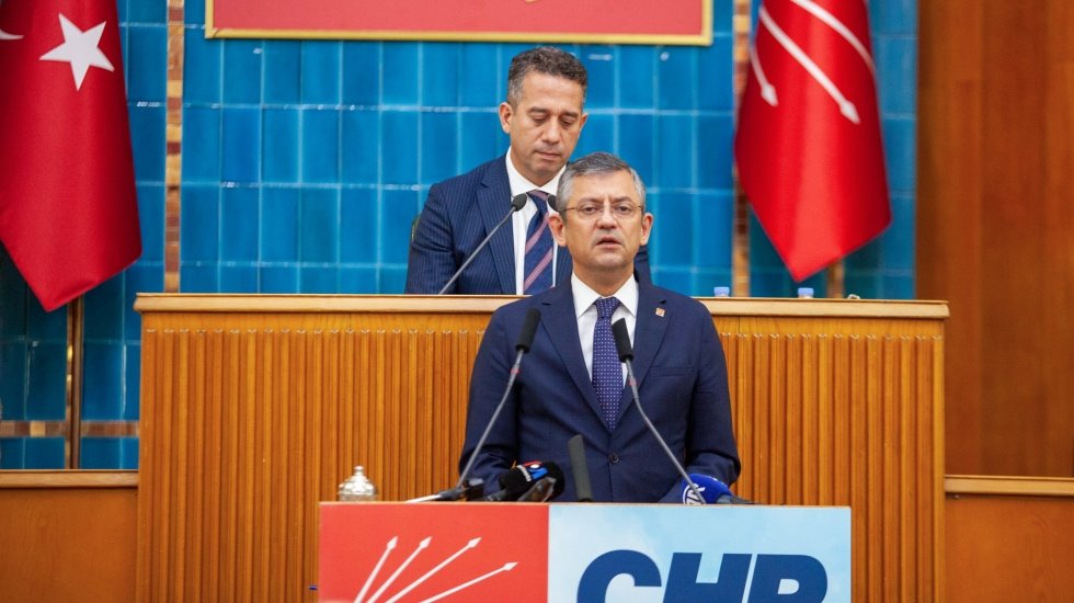 &Ouml;zg&uuml;r &Ouml;zel: Halkı bu kalkışmayı bastırmaya davet ediyoruz