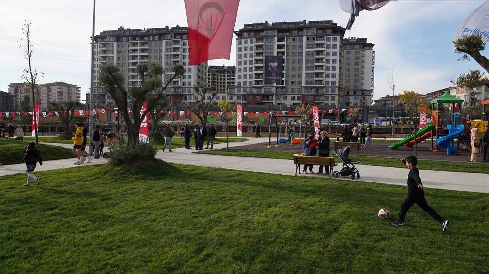 Rekor sürede tamamlanan park açıldı