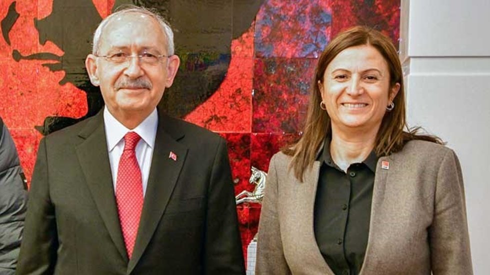 T&uuml;rkan El&ccedil;i: Vefa sahibi biri olarak sayın Kılı&ccedil;daroğlu&rsquo;na teşekk&uuml;rlerimi bildiriyorum