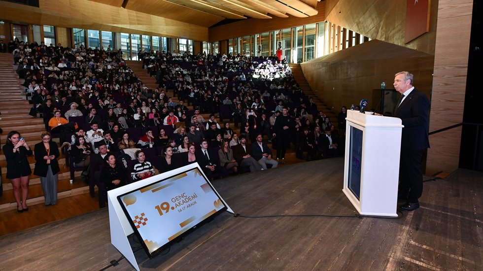 19. Gen&ccedil; Akademi Sempozyumu&rsquo;na katılan Mansur Yavaş: &ldquo;Ben gen&ccedil;lerin fikirlerine &ccedil;ok değer veriyorum&rdquo;