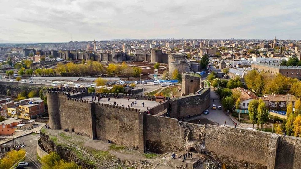 9 bin yıllık Diyarbakır Surları işletmeye mi a&ccedil;ılıyor?