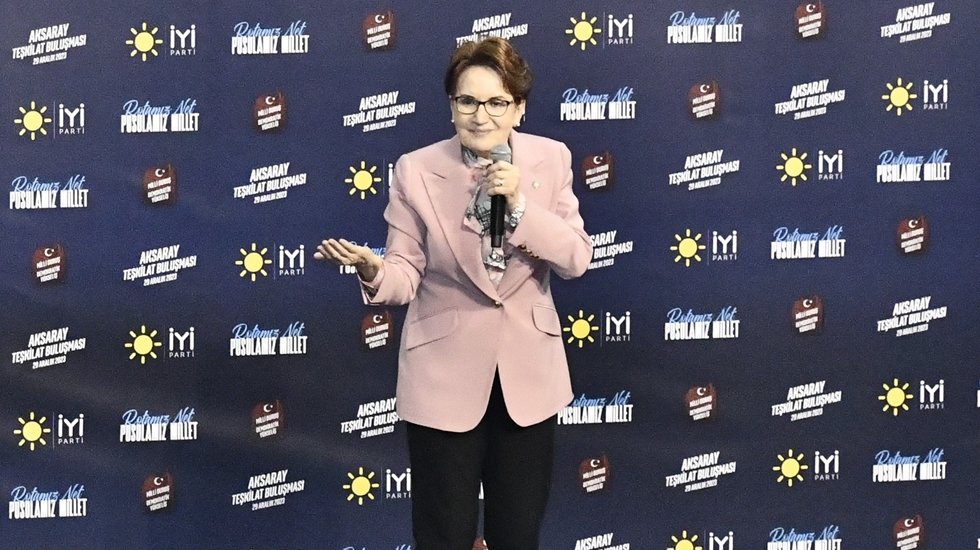 Akşener, İYİ Parti'ye uzanan elleri par&ccedil;a par&ccedil;a edecekmiş...