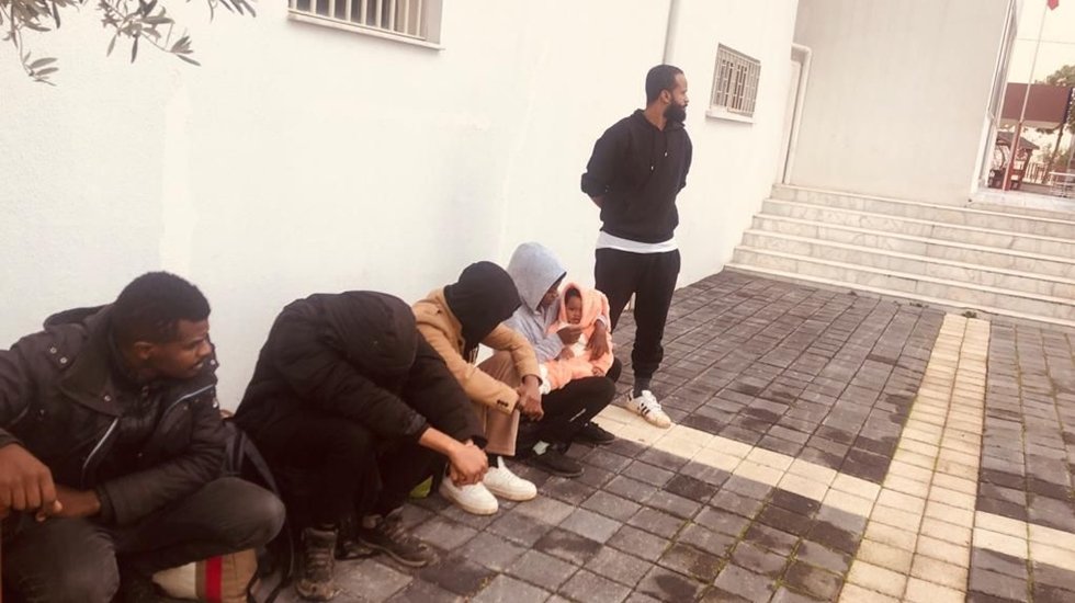 Ayvalık&rsquo;ta 1 organizat&ouml;r ve 6 ka&ccedil;ak g&ouml;&ccedil;men yakalandı