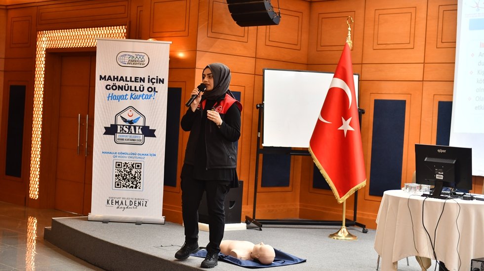 Belediyeden mahalle afet gönüllülerine deprem bilinci eğitimi