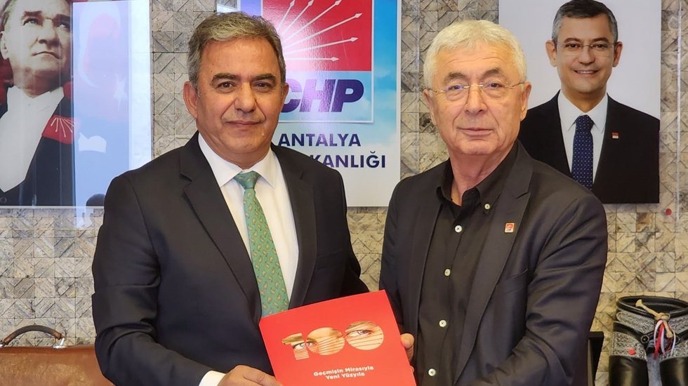 B&uuml;y&uuml;kşehir i&ccedil;in talep a&ccedil;an Budak: "Daha &ouml;zg&uuml;r ve daha modern bir Antalya&rsquo;da yaşayabiliriz"