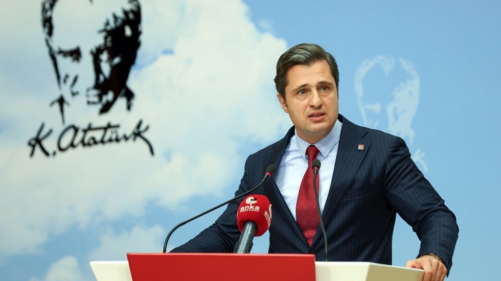 İzmir'de operasyon... Deniz Yücel: “Şafak operasyonları bitmiyor”