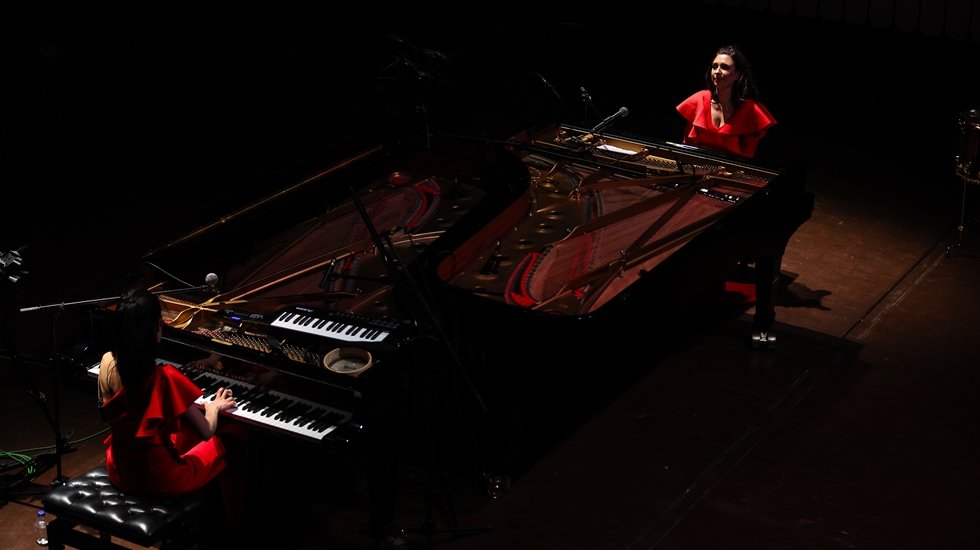 D&uuml;nyaca &uuml;nl&uuml; piyano ikilisi &ldquo;Queenz Of Piano&rdquo; Antalya Piyano Festivali'nde unutulmaz bir konsere imza attı.