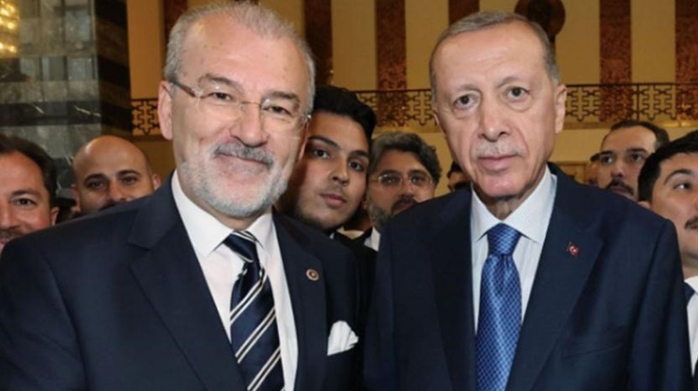 Hulki Cevizoğlu&rsquo;ndan inciler: &ldquo;Atat&uuml;rk tiş&ouml;rt&uuml; i&ccedil;in milleti ayağa kaldırmanın alemi var mı? İki kul&uuml;b&uuml;n başkanı istifa etsin, gitsin&rdquo;