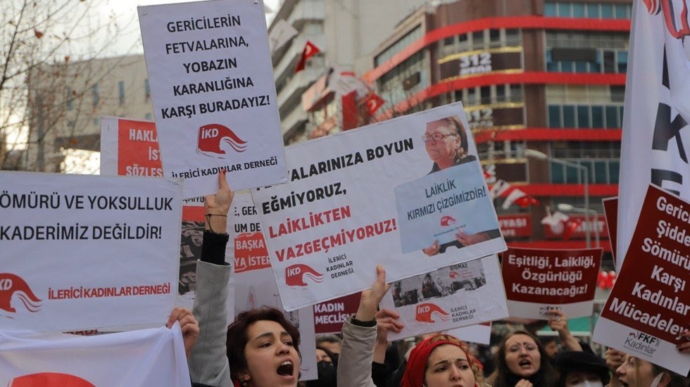 İKD: Zeliha Gizem Sayın ve Kadir Has &Uuml;niversitesi &Ouml;ğrencileri Yalnız Değildir!