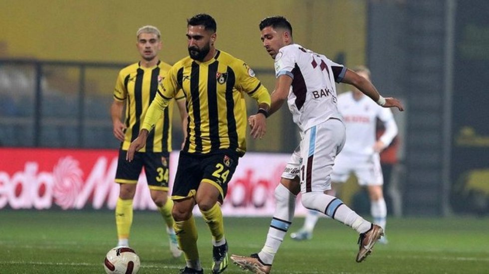 İstanbulspor, Trabzonspor maçındaki hakem kararları sonrası sahadan çekildi