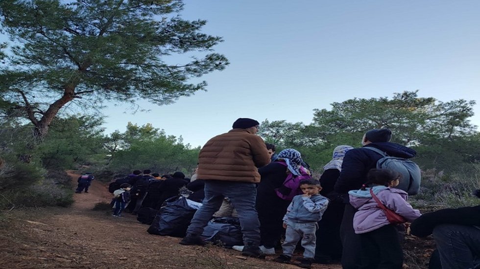 Jandarmadan cayrokopter ve iha destekli g&ouml;&ccedil;men operasyonu