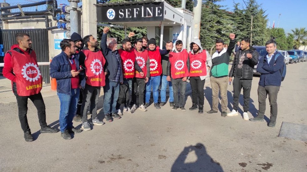Kolin'in Sefine Tersanesi&rsquo;nde &ccedil;alışan emek&ccedil;ilerden eylem...