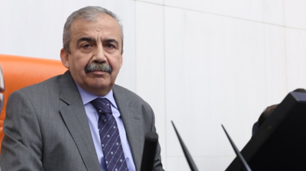 KCK: Sırrı Süreyya Önder'in süreçteki rolü mevcut duruma kuşkuyla bakmayı gerektiriyor
