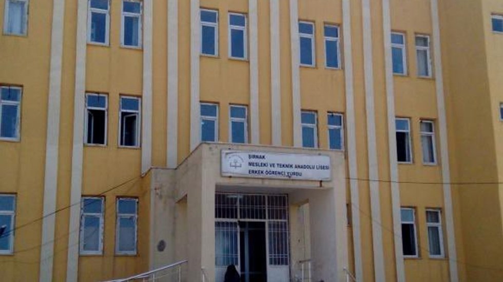 M&uuml;d&uuml;r&uuml;n yurttan attığı Lise &ouml;ğrencisi intihar etti!