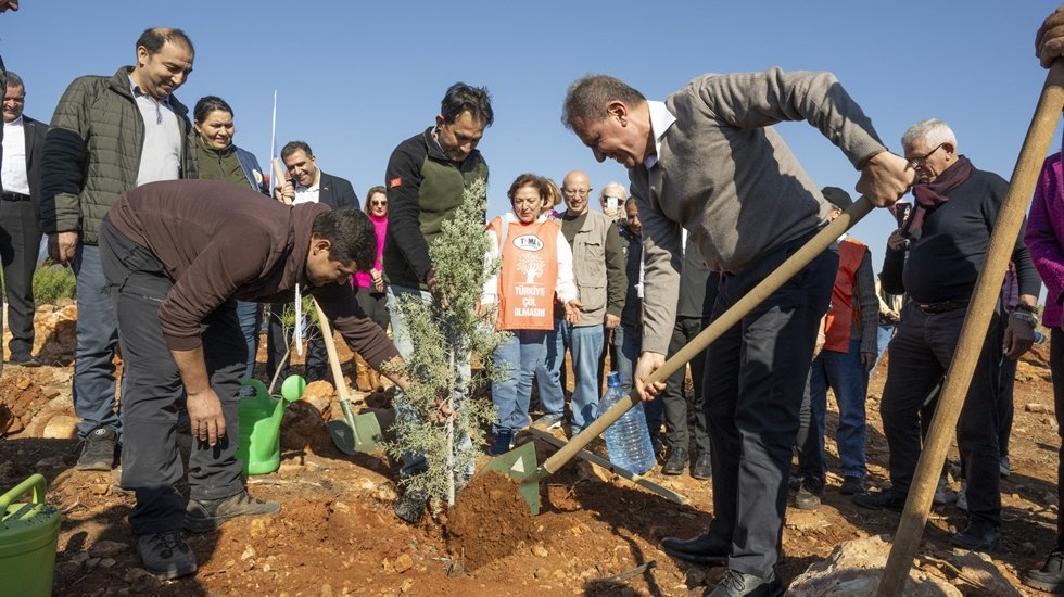Se&ccedil;er&rsquo;den ağa&ccedil;landırma &ccedil;ağrısı: &ldquo;Ormanlar i&ccedil;in hep birlikte &ccedil;alışacağız&rdquo;