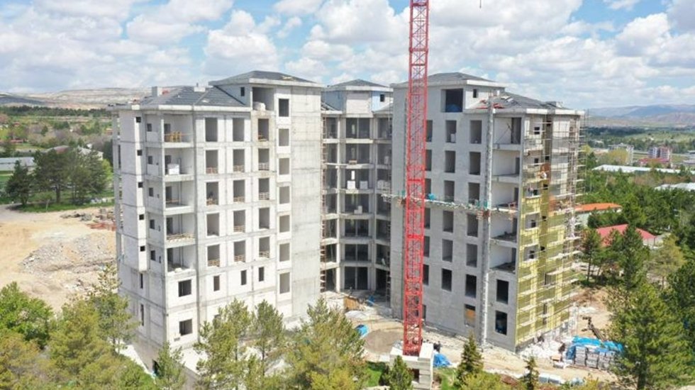 Sivas &Ouml;ğretmenevi'nin ilk yarısı 5 yılda bitti, diğer yarısı gelecek yılda bitecek