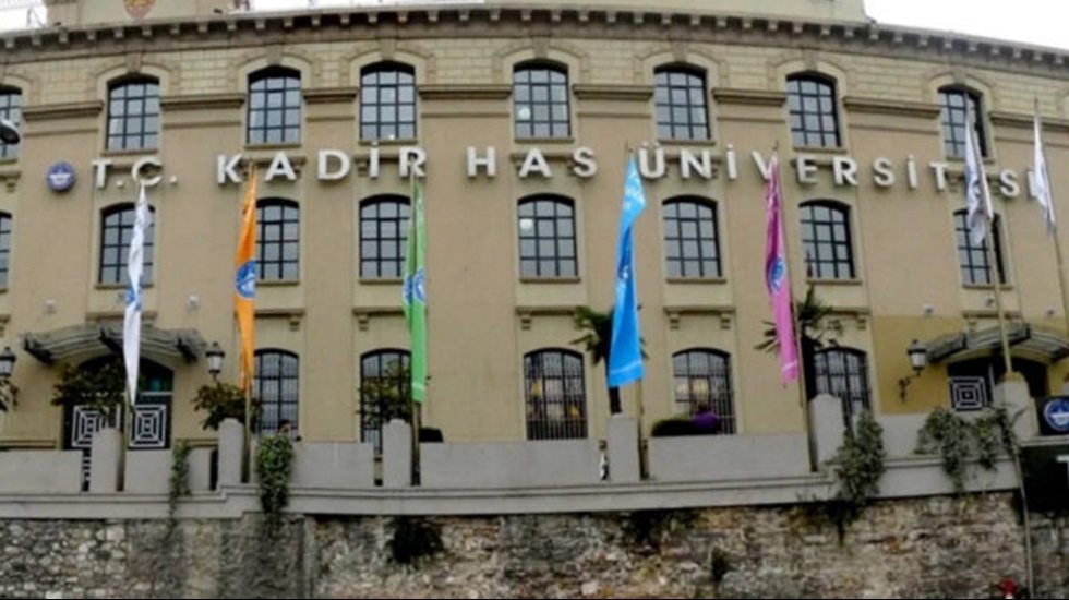 TKH Gen&ccedil;liği: Kadir Has &Uuml;niversitesi&rsquo;nde yaşanan gerici provokasyona karşı hocamızın yanındayız!