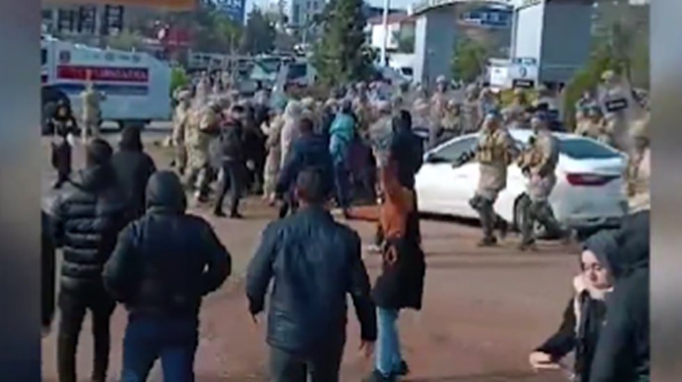 TKP'liOkuyan'dan &Ouml;zak Tekstil iş&ccedil;ilerine d&ouml;n&uuml;k saldırıya tepki