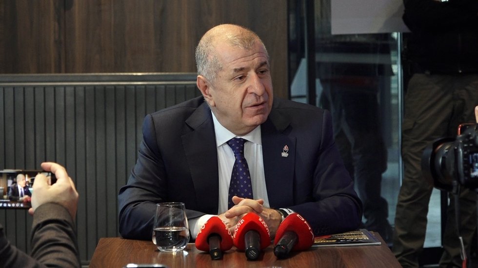 Partisinin İstanbul adayını a&ccedil;ıklayan &Ouml;zdağ İmamoğlu'nu hedef aldı