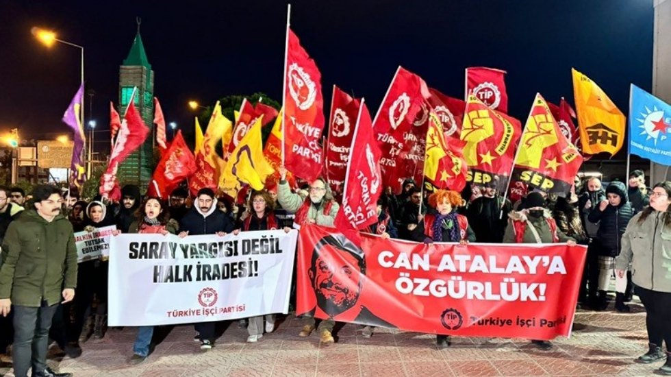 Atalay kararı sonrası CHP &ouml;rg&uuml;tleri sokağa indi