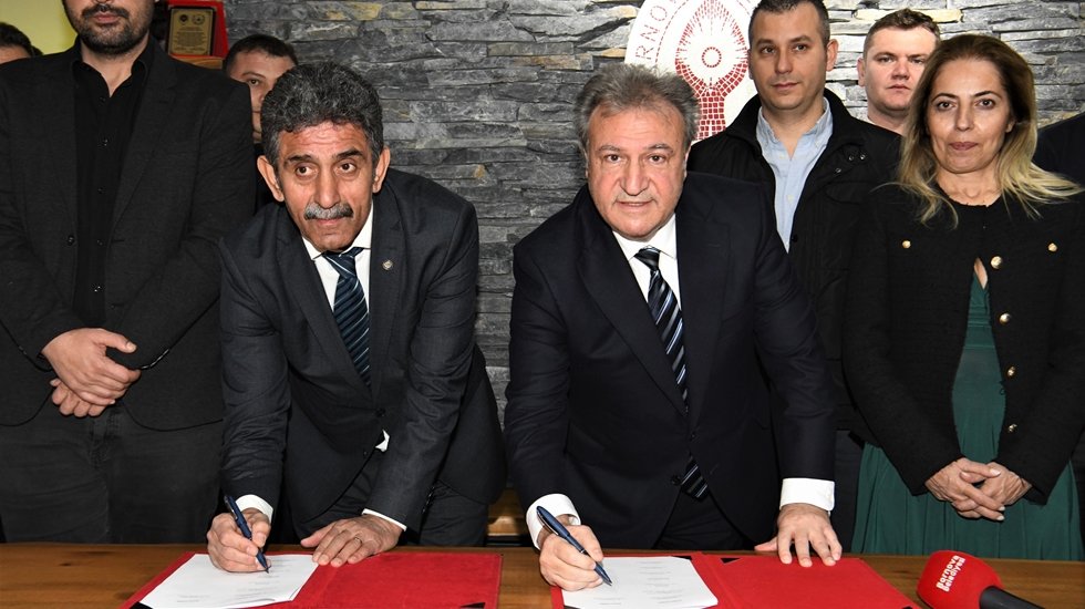 Bornova Belediyesi&rsquo;nde &ccedil;alışanları sevindiren s&ouml;zleşme