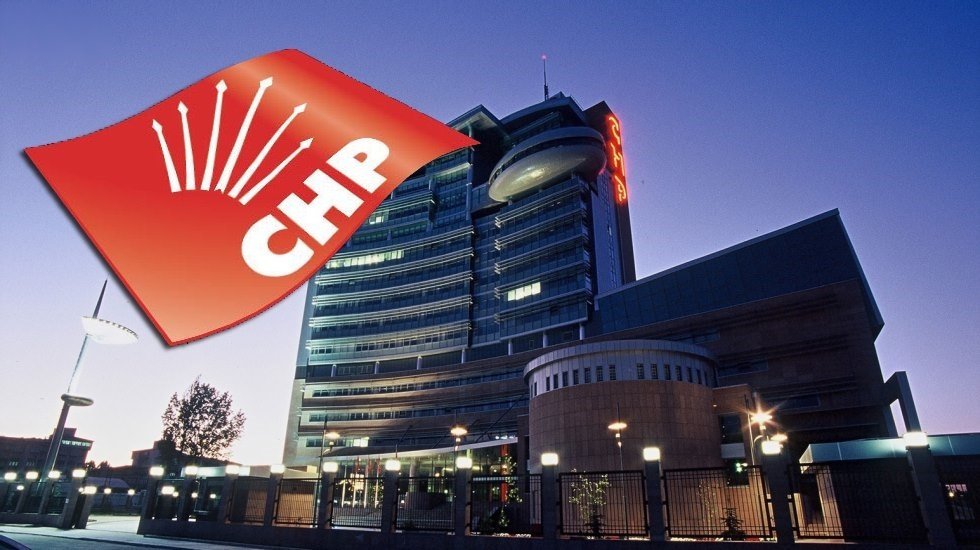 CHP Genel Başkan Yardımcısı istifa etti