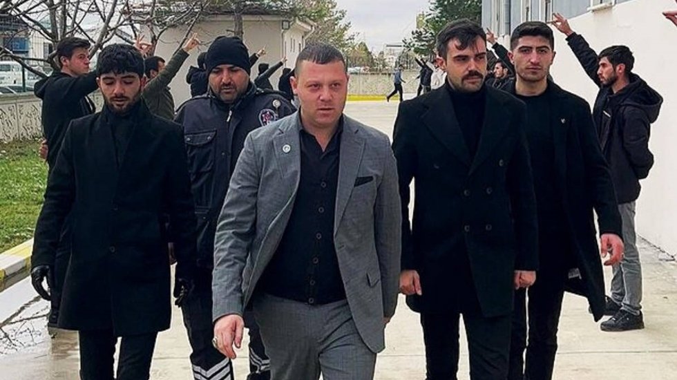 &Ouml;ğrenci yurdunda &Uuml;lk&uuml; Ocakları İl Başkanı 't&ouml;ren'le karşılandı