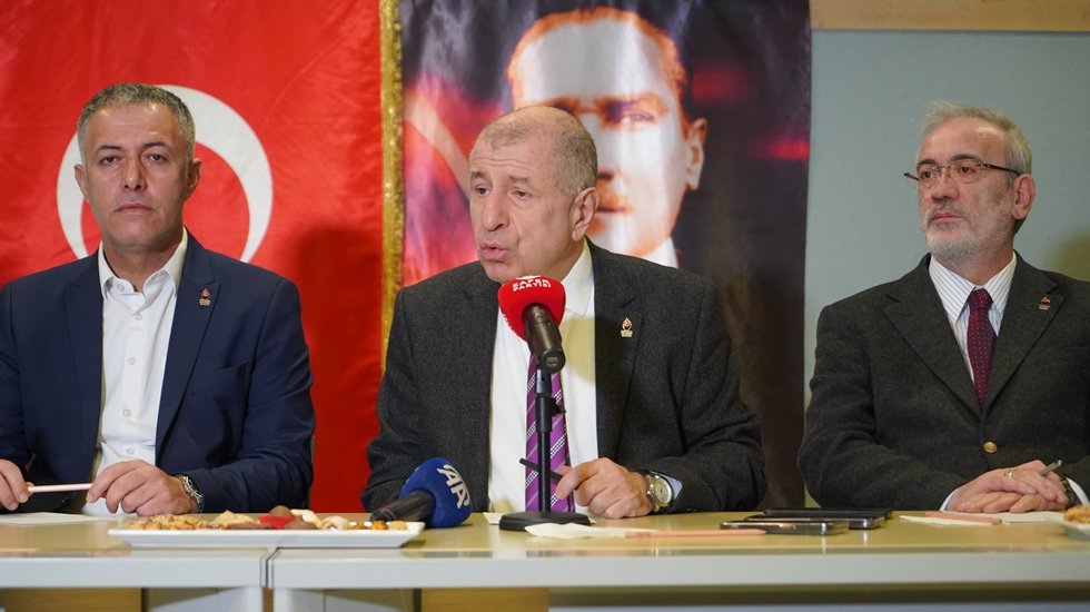 &Ouml;zdağ: &Ouml;nlemlerin başında silahlı kuvvetlerimizdeki emir komuta zincirinin tekrar kurulması gereği vardır...