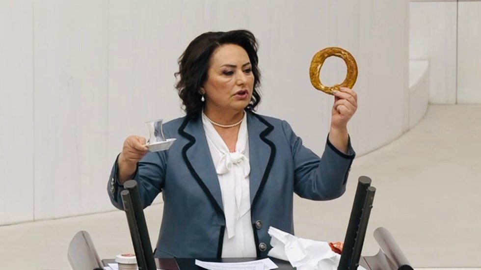 1 &ccedil;ay, 1 simit 9 bin lira, emekli maaşı 10 bin lira!