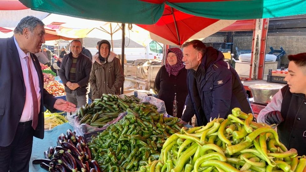 200 liranın eski 20 lira kadar h&uuml;km&uuml; kalmadı. &Ccedil;uvalla aldığımız &uuml;r&uuml;nleri&nbsp;gramla&nbsp; alıyoruz