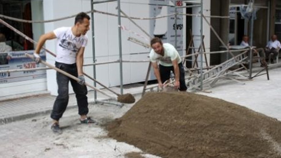 Atanamayan &ouml;ğretmenleri inşaatlarda, marketlerde, pazarlarda &ccedil;alışırken g&ouml;rmek istemiyoruz&hellip;
