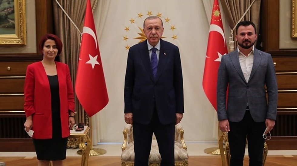 Aynı evden iki partiden iki aday: Bir AKP&rsquo;de diğeri MHP&rsquo;de&hellip;