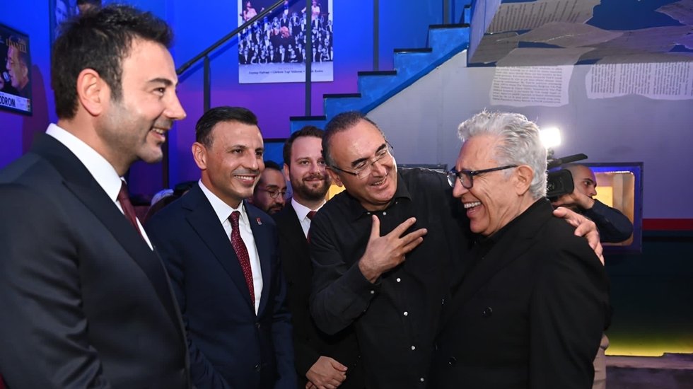 Başkan Akpolat: &ldquo;Beşiktaş&rsquo;ı k&uuml;lt&uuml;r ve sanatın başkenti yapacağız demiştik, s&ouml;z&uuml;m&uuml;z&uuml; tuttuk&rsquo;&rsquo;