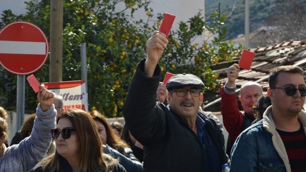 CHP Karaburun &ouml;rg&uuml;t&uuml;nden 'ithal aday'a kırmızı kart: "İstemiyoruz..."