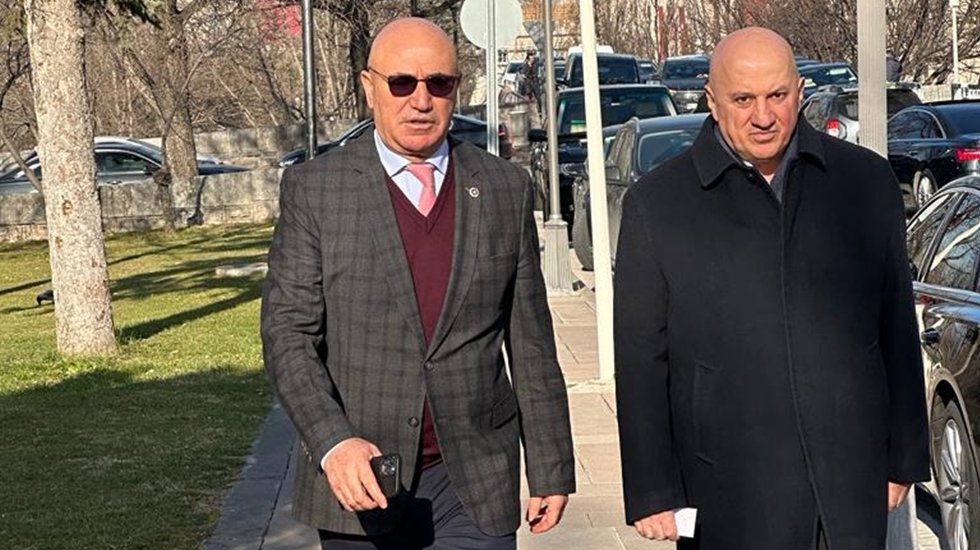 CHP&rsquo;li vekiller cezaevinde Can Atalay&rsquo;ı ziyaret etti