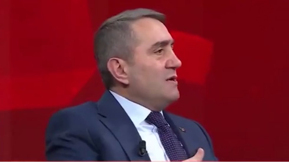 Daha ilk se&ccedil;imde, oy aldıkları CHP&rsquo;yi sattılar...