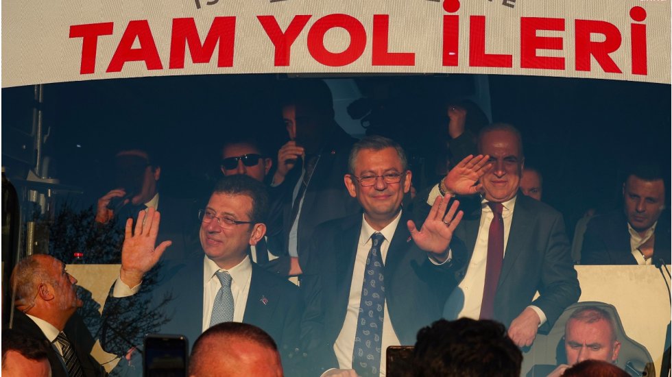 &Ouml;zel ve İmamoğlu&rsquo;ndan ortak miting: Kurum&rsquo;un İstanbul&rsquo;un felaketi olmasına izin vermeyeceğiz